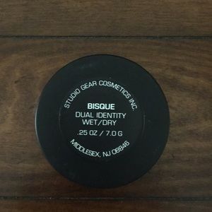 Studio Gear Cosmetics Powder Foundation Bundle